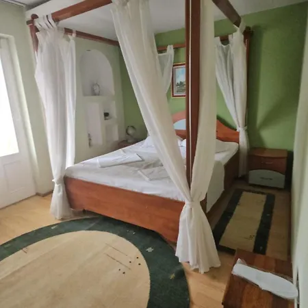 מלון Casa Belu אפורי נורד
