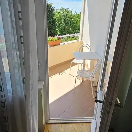 Casa Belu 3* אפורי נורד
