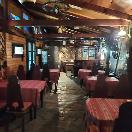 מלון Casa Belu 3*